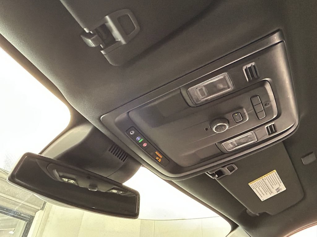 Used 2024 Chevrolet Suburban RST RWD image 23