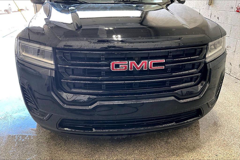 Used 2023 GMC Acadia SLE w/ Driver Convenience Package FWD image 32