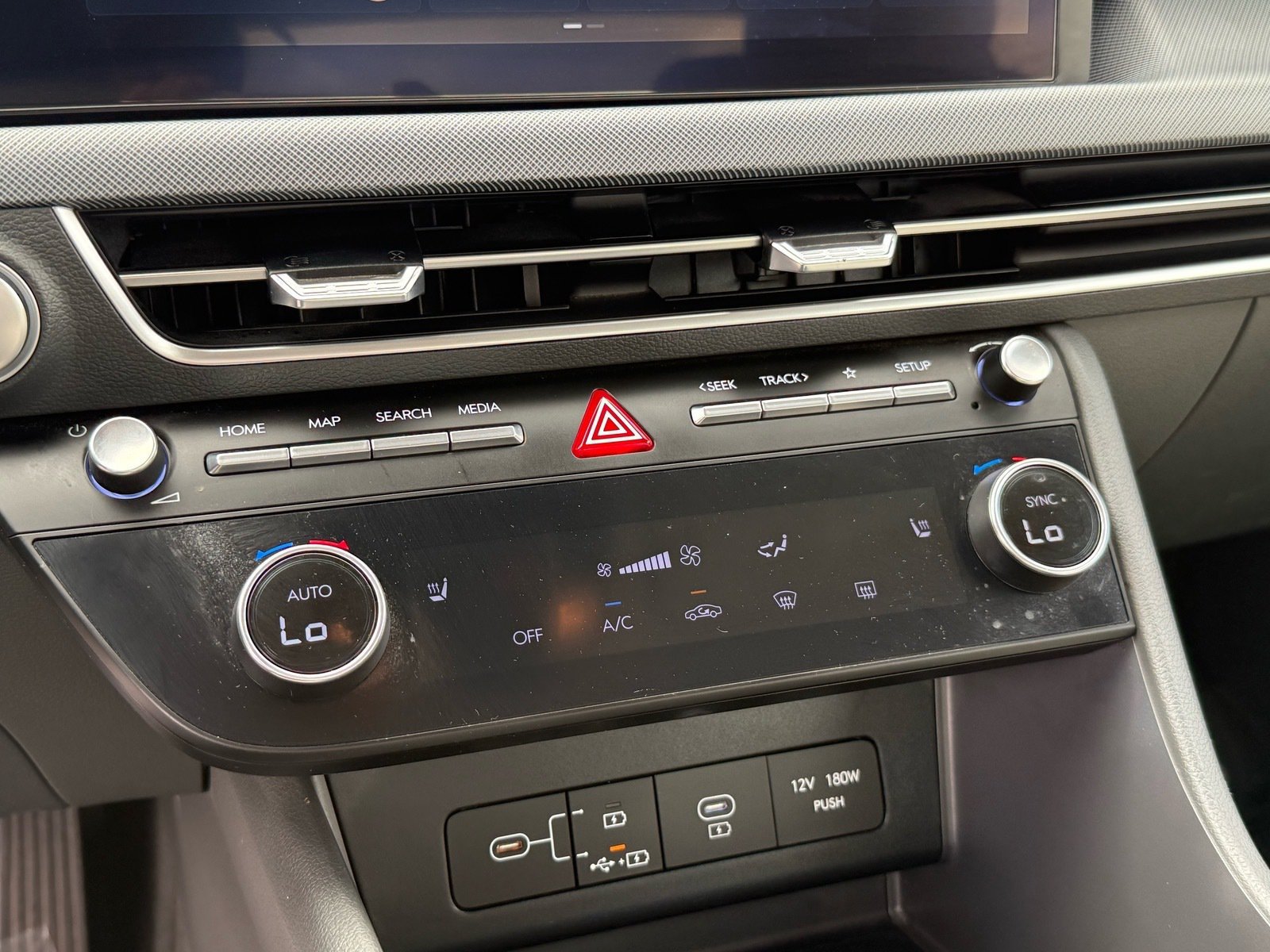 Used 2025 Hyundai Sonata SEL FWD image 23
