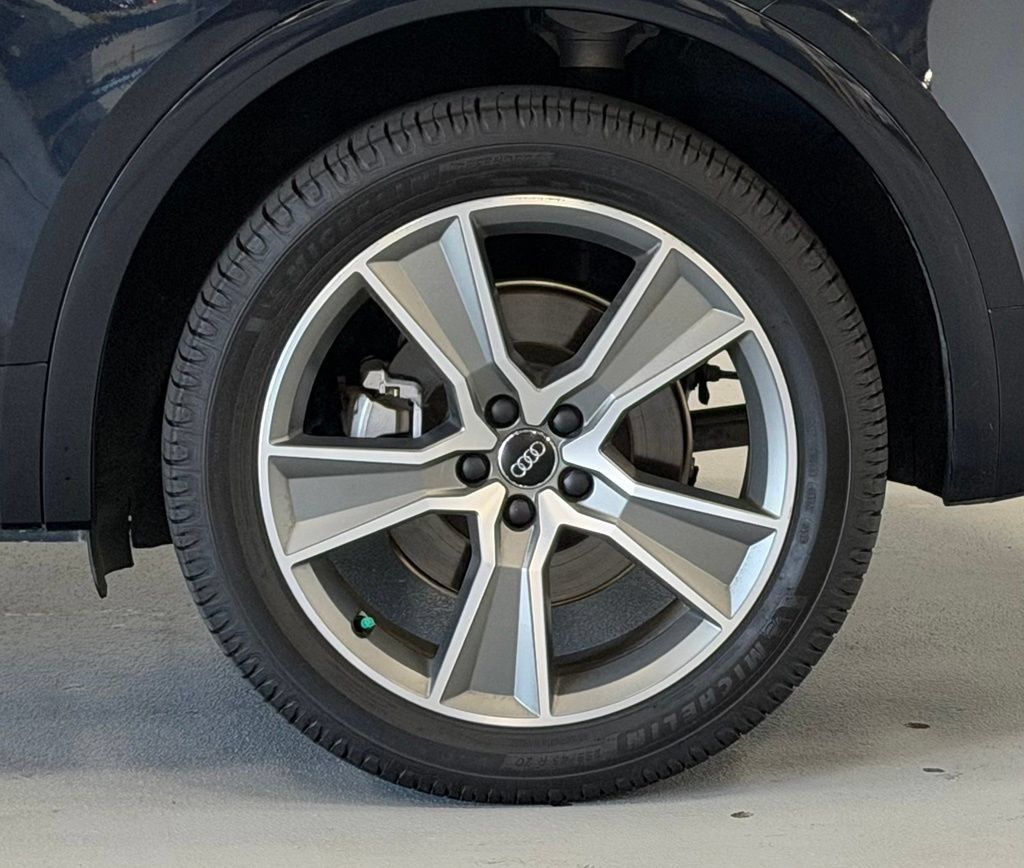 Used 2019 Audi Q5 2.0T Premium Plus w/ Premium Plus Package AWD/4WD image 8
