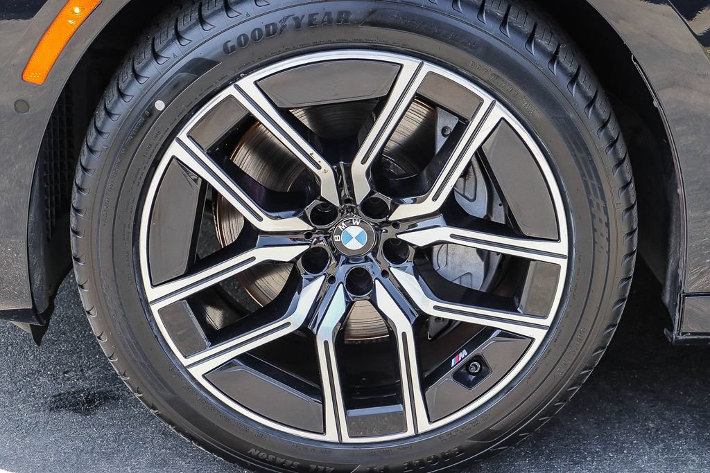 Used 2024 BMW 740i RWD image 13