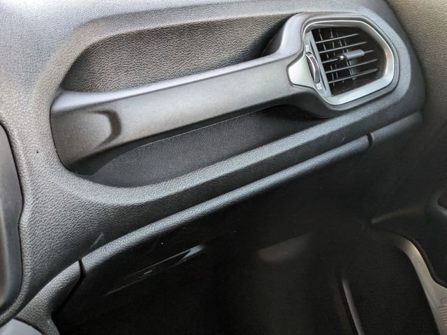 Used 2018 Jeep Renegade Limited w/ UConnect 8.4 Nav Group image 21