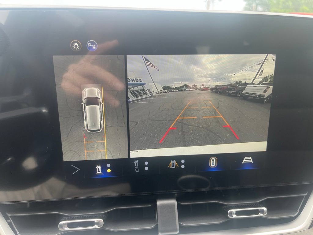New 2026 Chevrolet Equinox LT w/ Convenience Package II FWD image 24