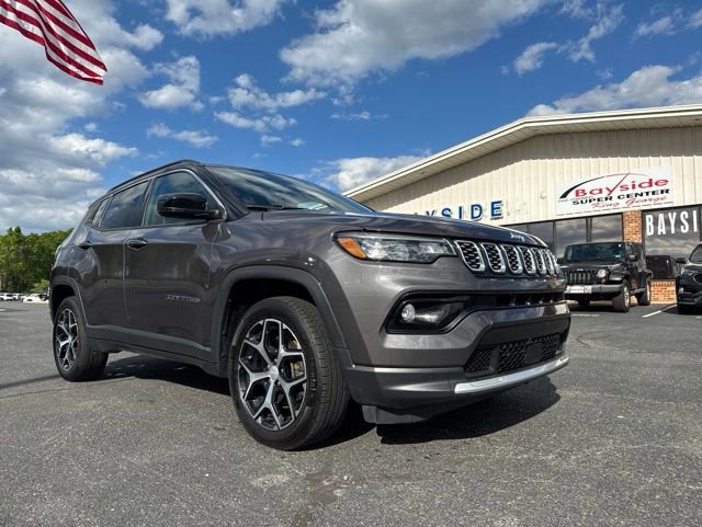 Used 2024 Jeep Compass Limited AWD/4WD image 2