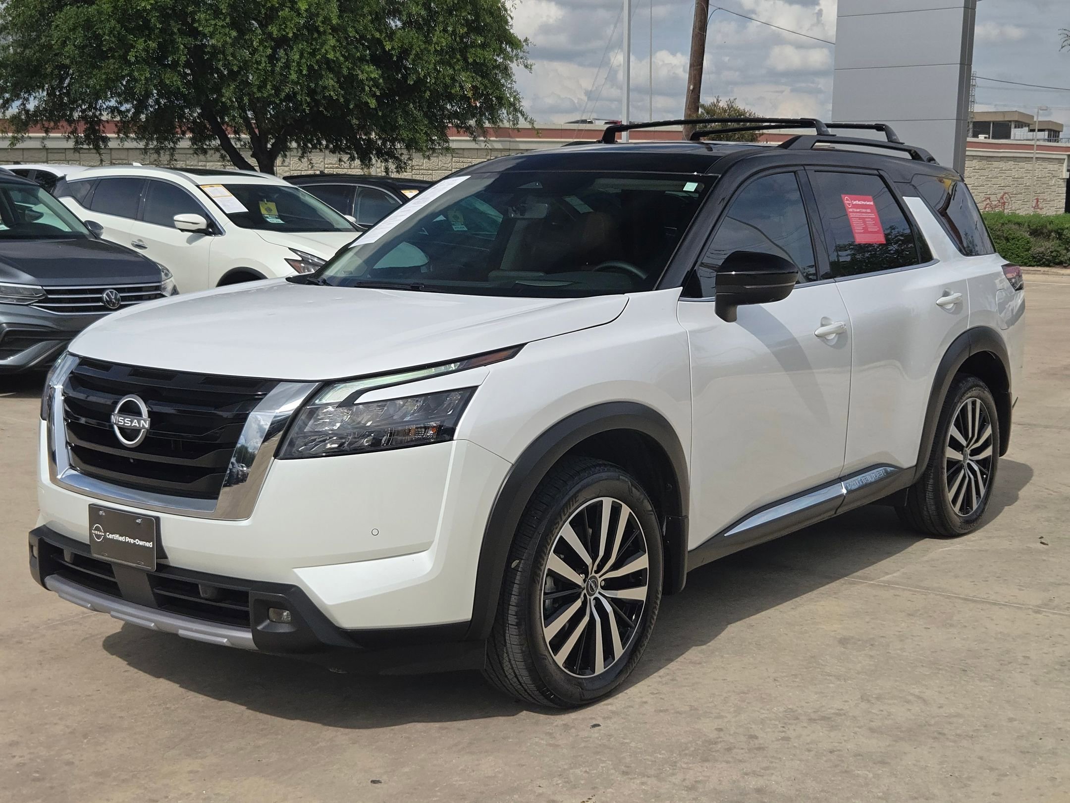 Certified 2025 Nissan Pathfinder Platinum w/ Cargo Package AWD/4WD image 7