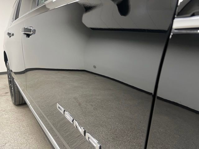Used 2022 GMC Yukon XL Denali AWD/4WD image 13
