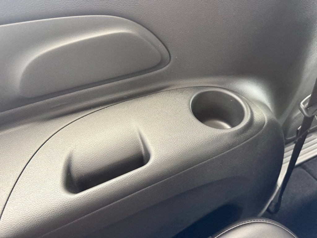 New 2027 Chrysler Pacifica Select FWD image 38