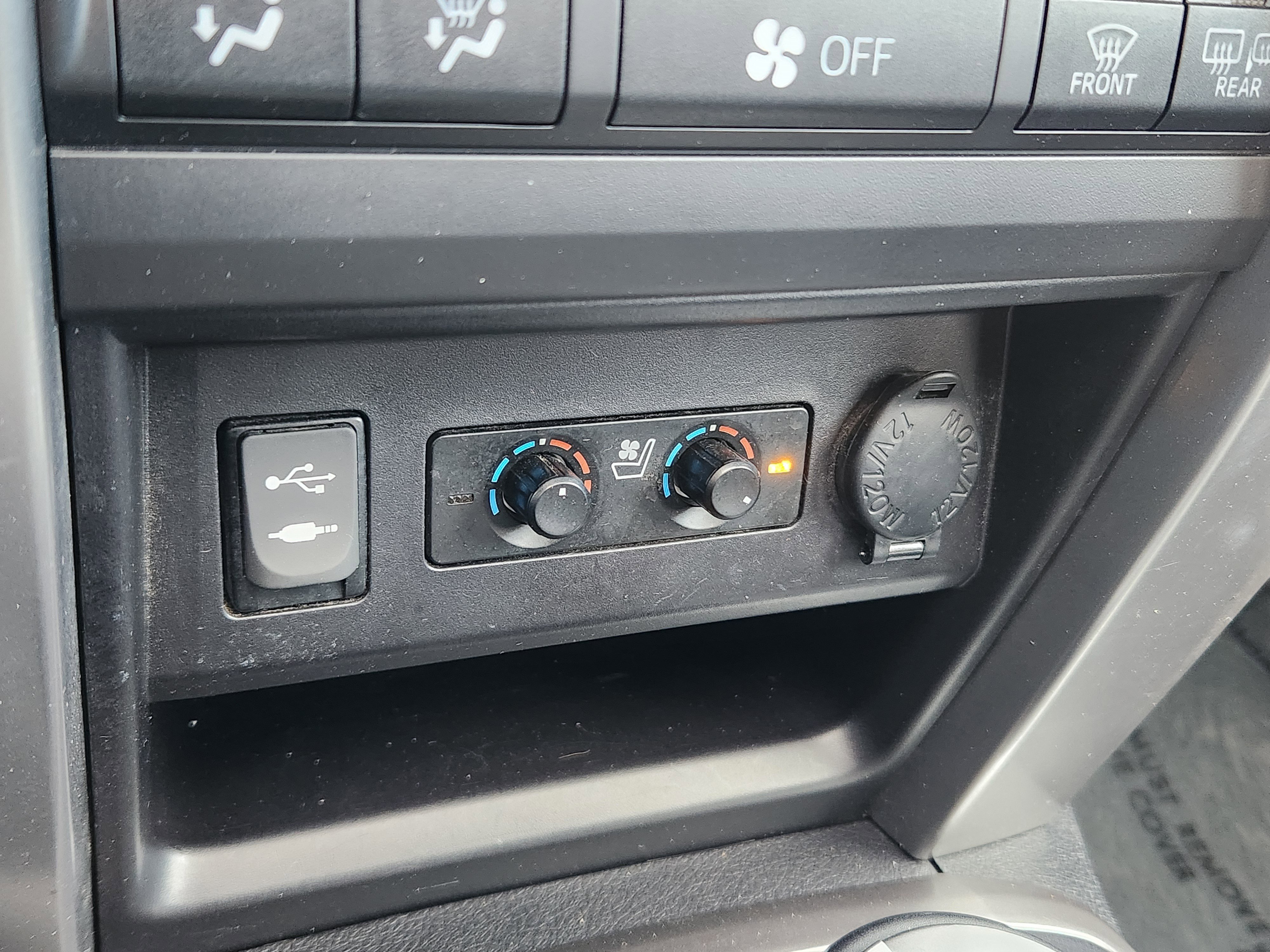 Used 2015 Toyota 4Runner Limited image 27