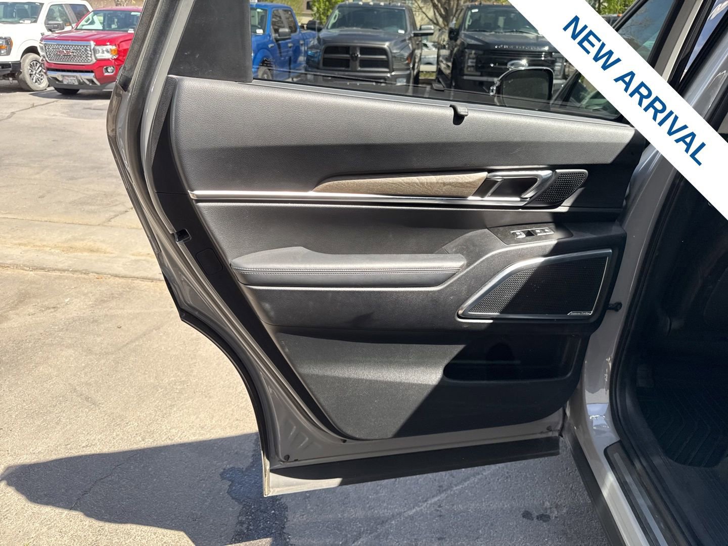 Used 2022 Kia Telluride SX w/ SX Prestige Package image 17