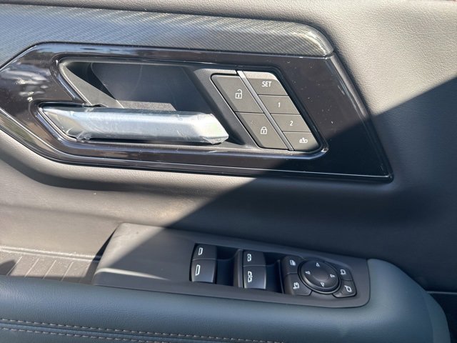 New 2025 GMC Yukon XL AT4 w/ AT4 Premium Plus Package image 10
