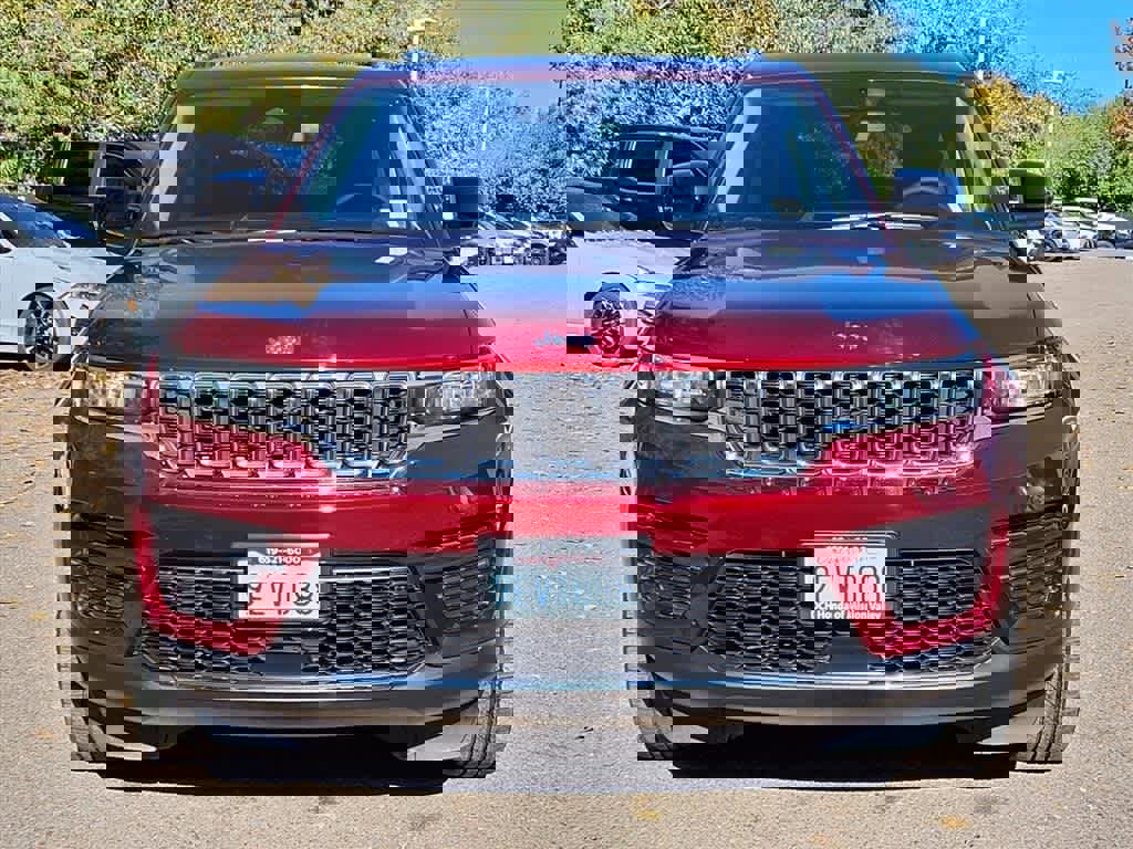 Used 2023 Jeep Grand Cherokee Laredo w/ Luxury Tech Group I image 2