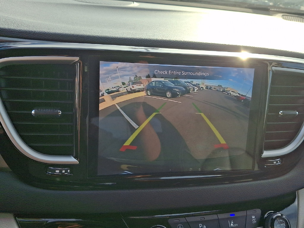 Used 2024 Chrysler Pacifica Touring-L FWD image 17