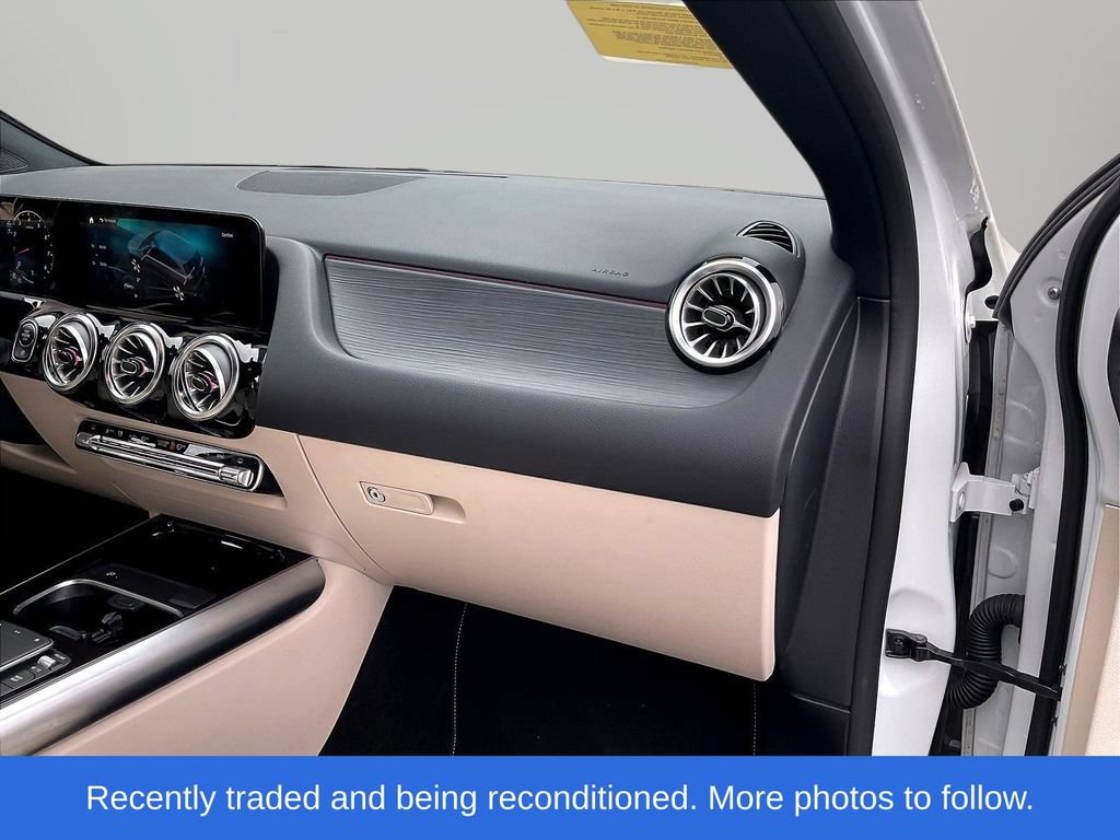 Used 2023 Mercedes-Benz GLA 250 4MATIC w/ Premium Package image 26