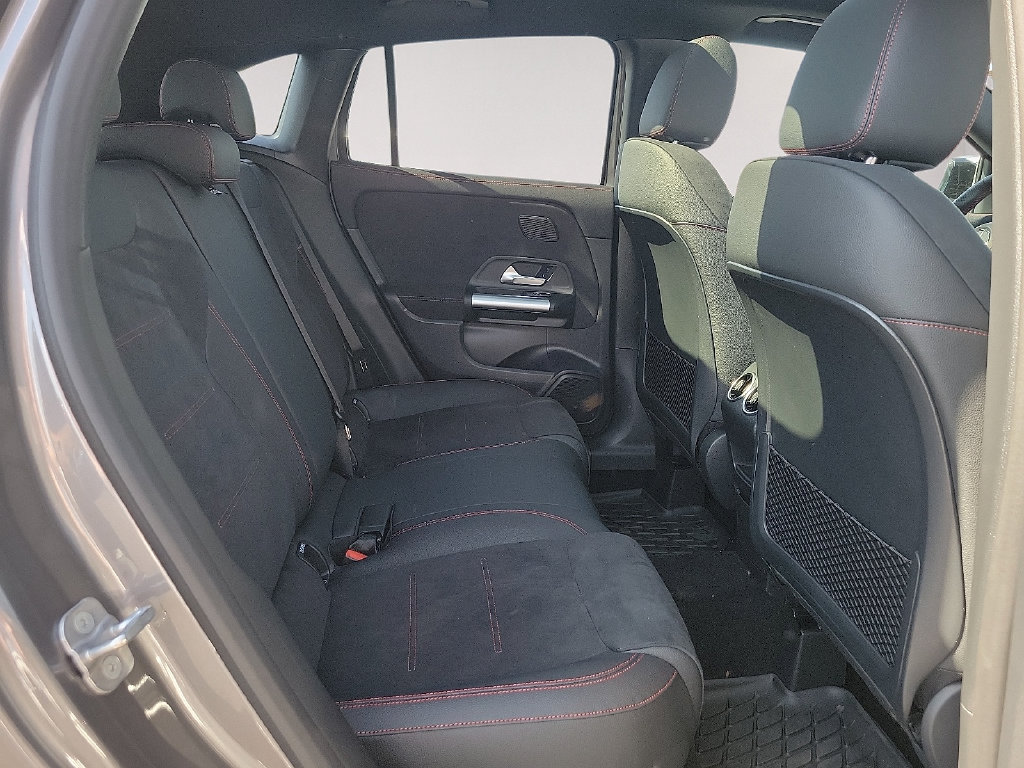 Used 2025 Mercedes-Benz GLA 250 image 15
