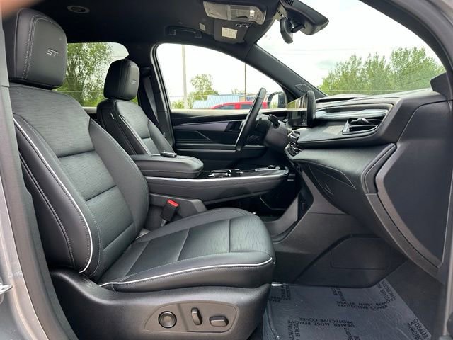 Used 2025 Buick Enclave Sport Touring AWD/4WD image 7