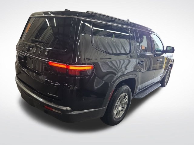 Used 2022 Jeep Wagoneer Series I AWD/4WD image 2