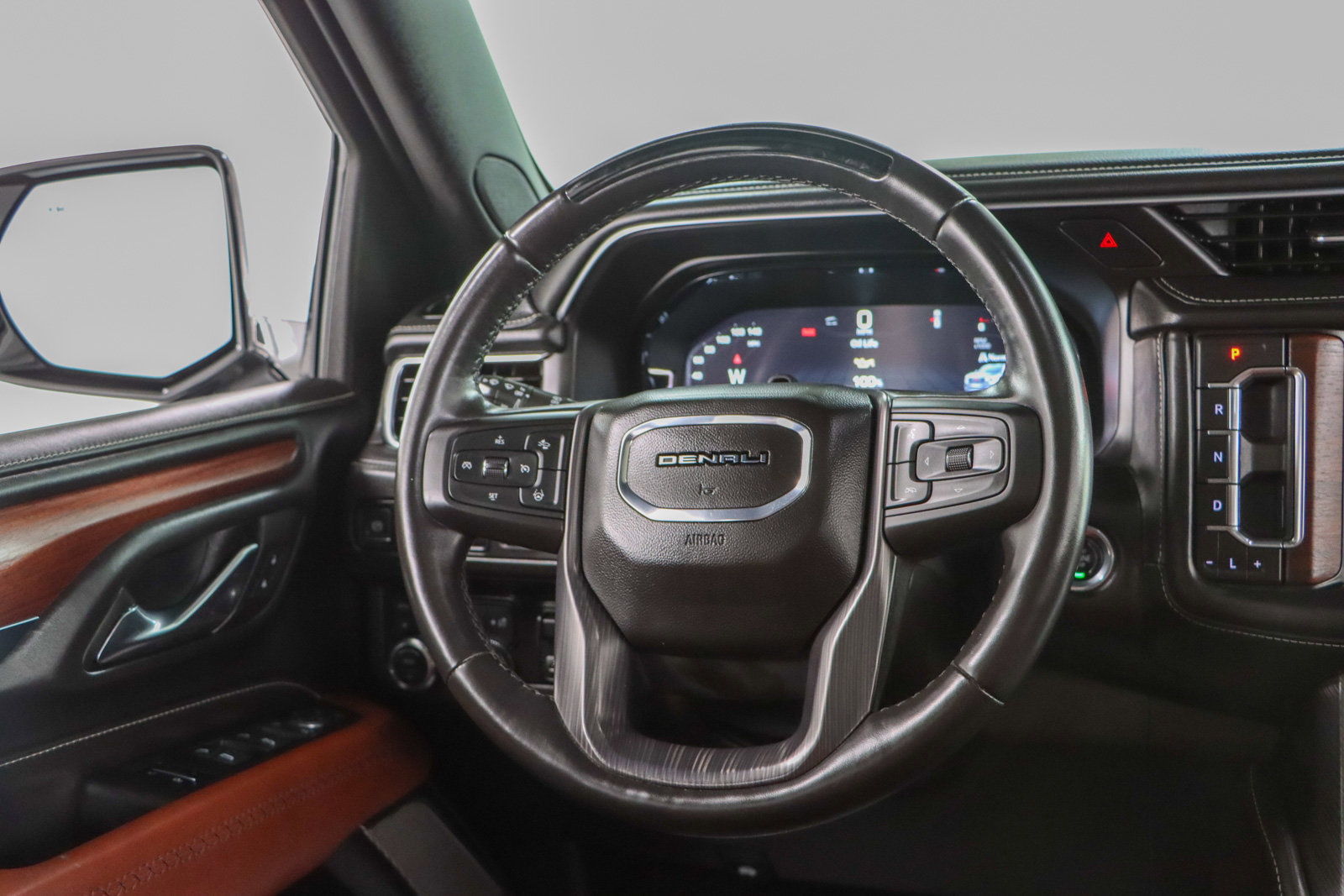 Used 2023 GMC Yukon Denali Ultimate image 13