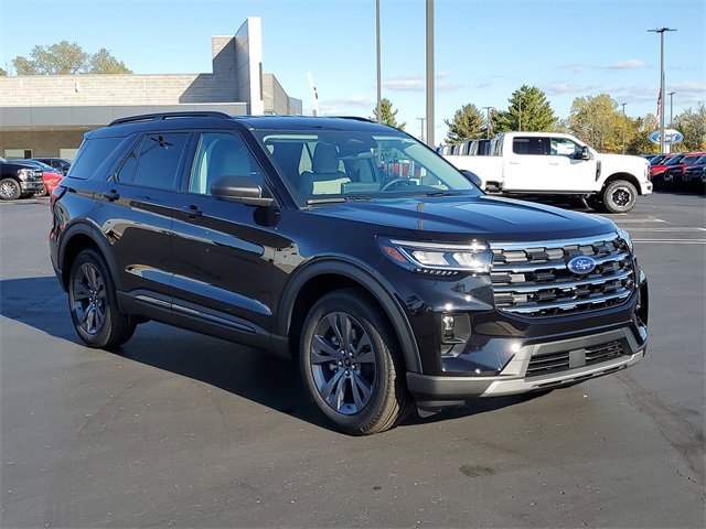 New 2026 Ford Explorer Active w/ Active Comfort Package image 2