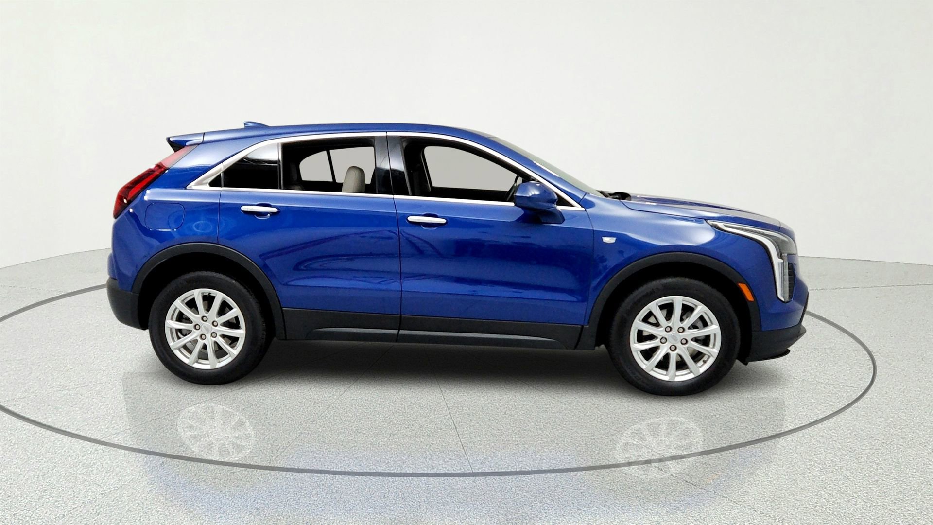 Certified 2023 Cadillac XT4 Luxury w/ Cold Weather Package AWD/4WD image 6