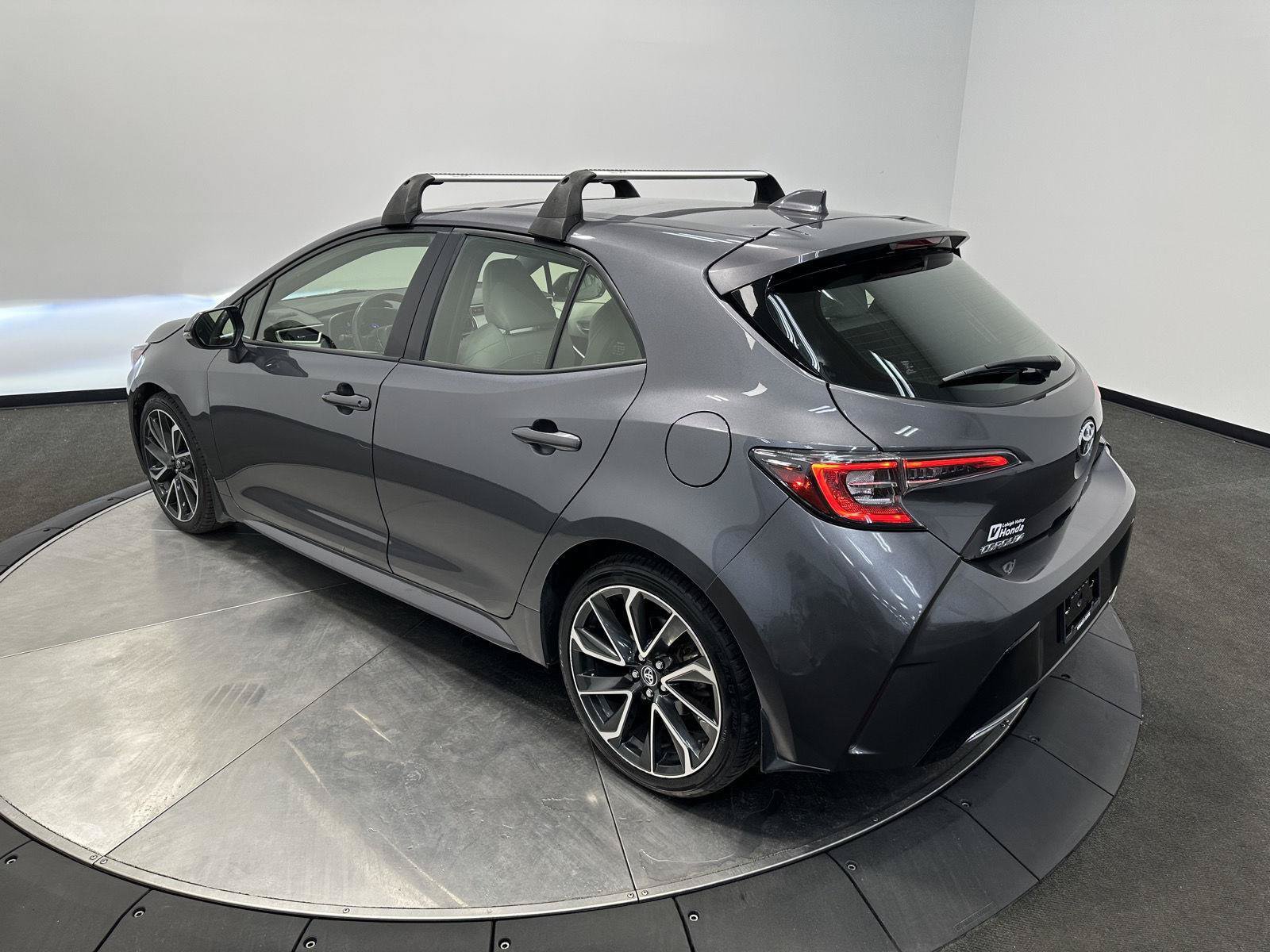 Used 2022 Toyota Corolla XSE FWD image 5