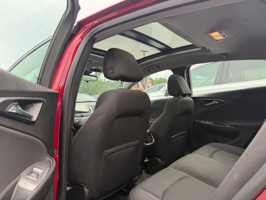 Used 2020 Chevrolet Malibu LT FWD image 14