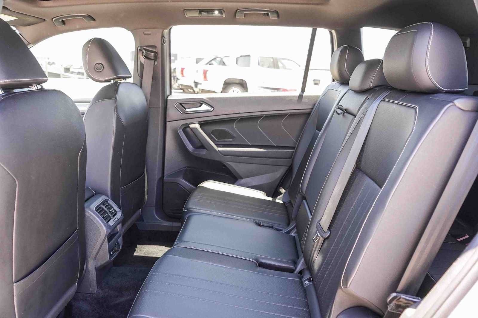 Used 2022 Volkswagen Tiguan SE R-Line FWD image 18