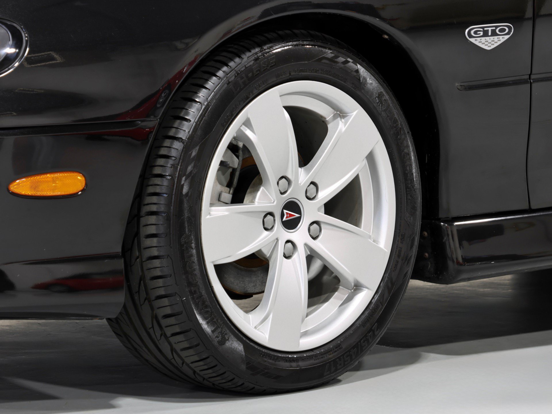 Used 2004 Pontiac GTO RWD image 28