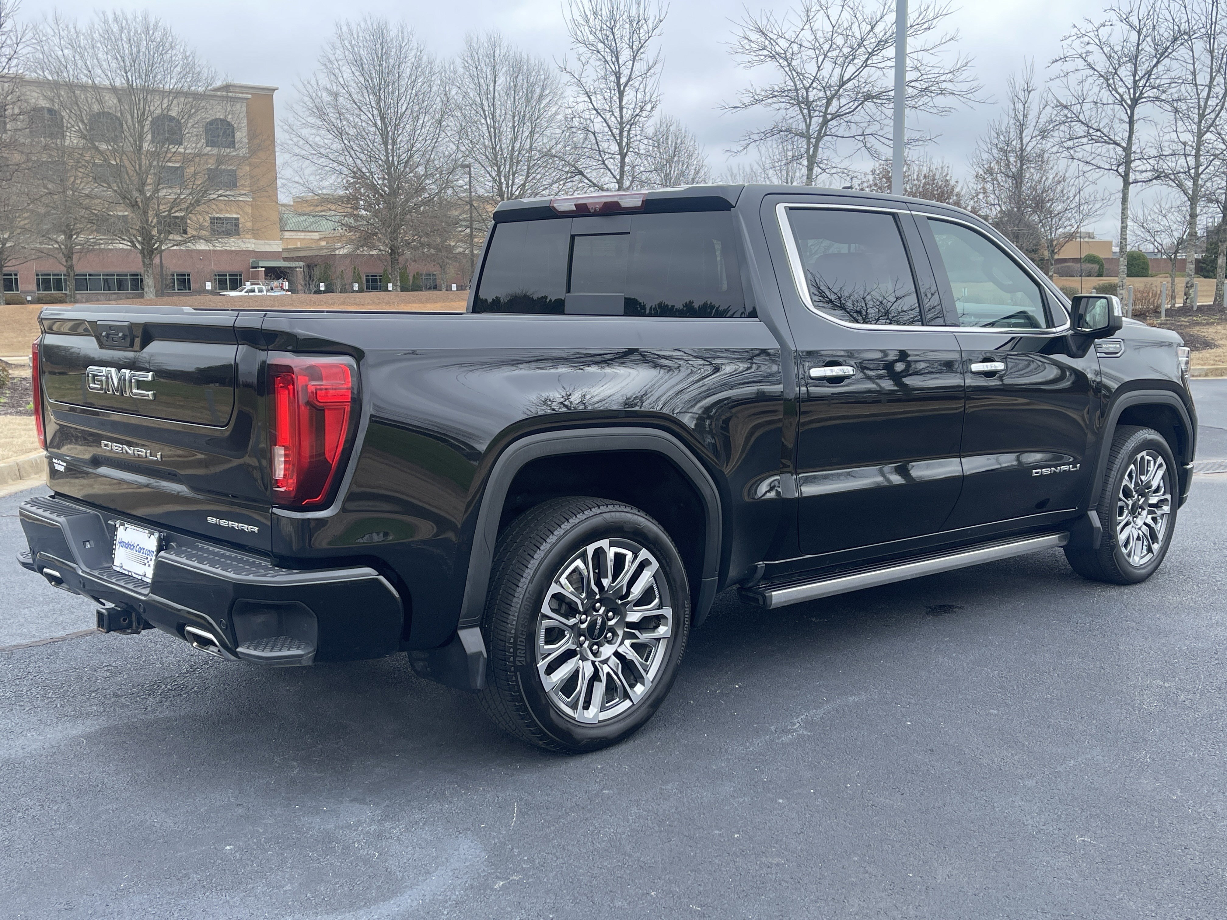 Used 2023 GMC Sierra 1500 Denali Ultimate image 9