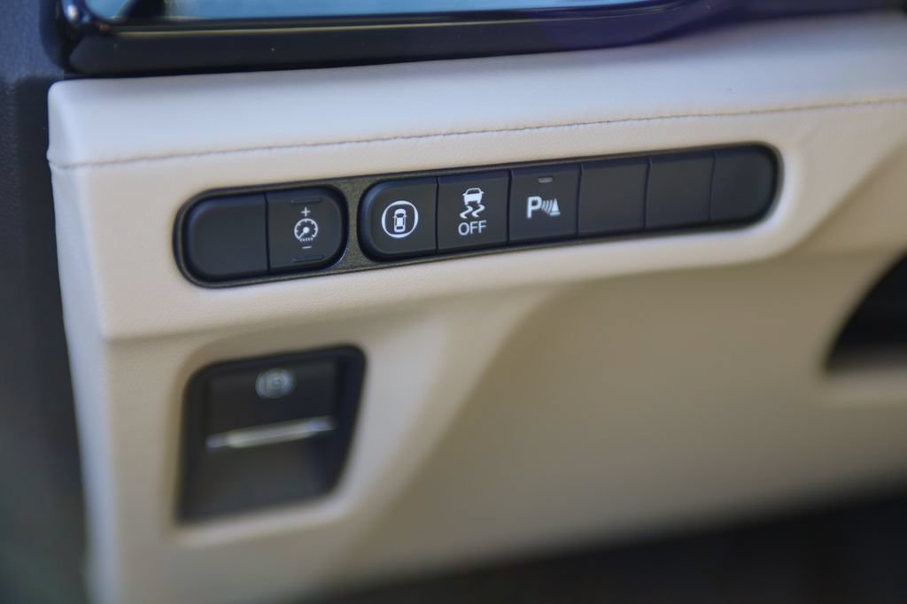 Used 2026 Acura MDX FWD w/ Technology Package image 13