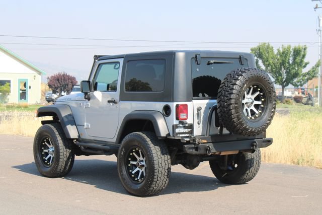 Used 2007 Jeep Wrangler Rubicon w/ Dual Top Group AWD/4WD image 4