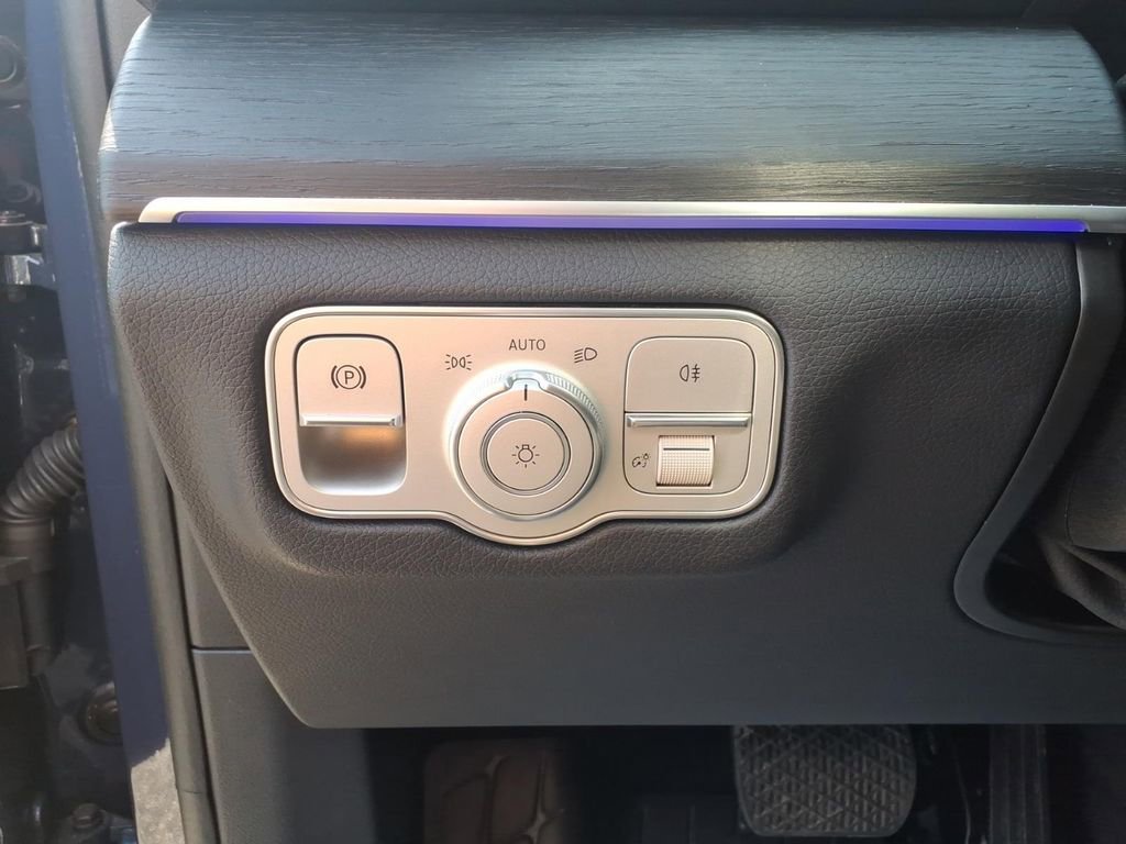 Certified 2025 Mercedes-Benz GLE 450 4MATIC image 17
