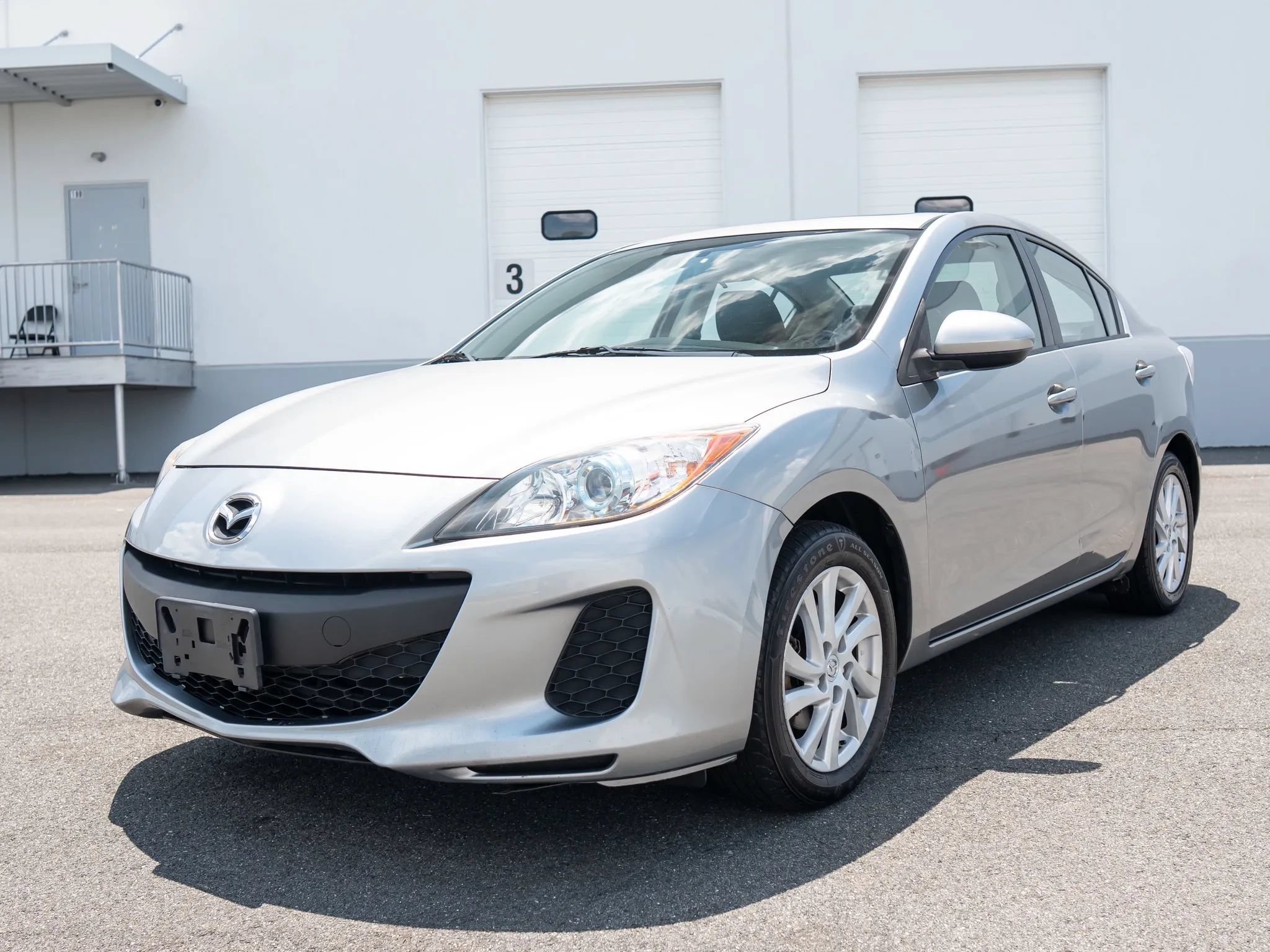 Used 2012 MAZDA MAZDA3 i Touring FWD image 2