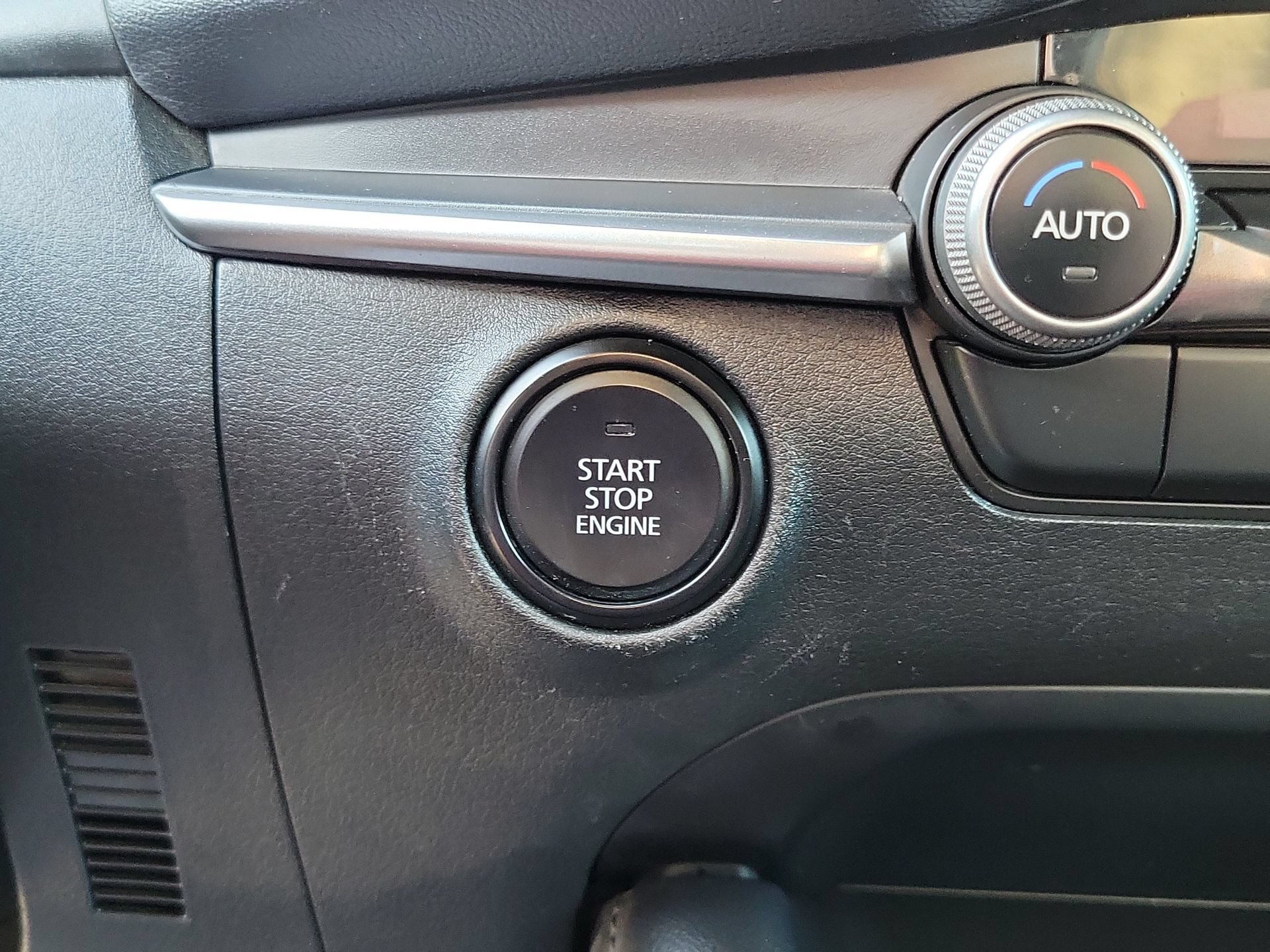 Used 2025 MAZDA MAZDA3 s Sport FWD image 24