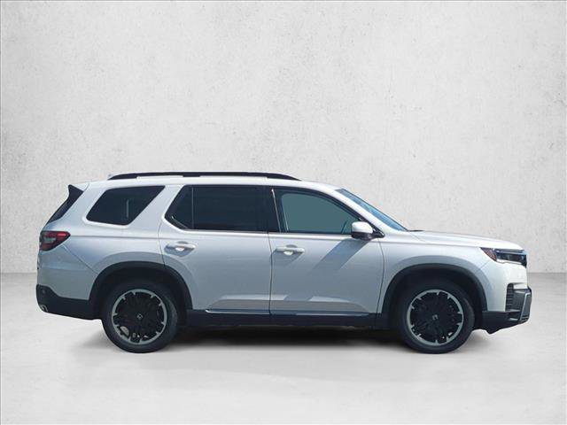 Used 2026 Honda Pilot Touring image 4