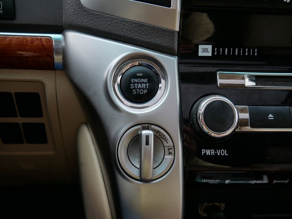 Used 2015 Toyota Land Cruiser image 64