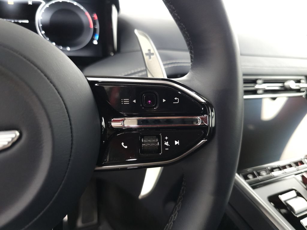 Used 2024 Aston Martin DB12 Coupe RWD image 14