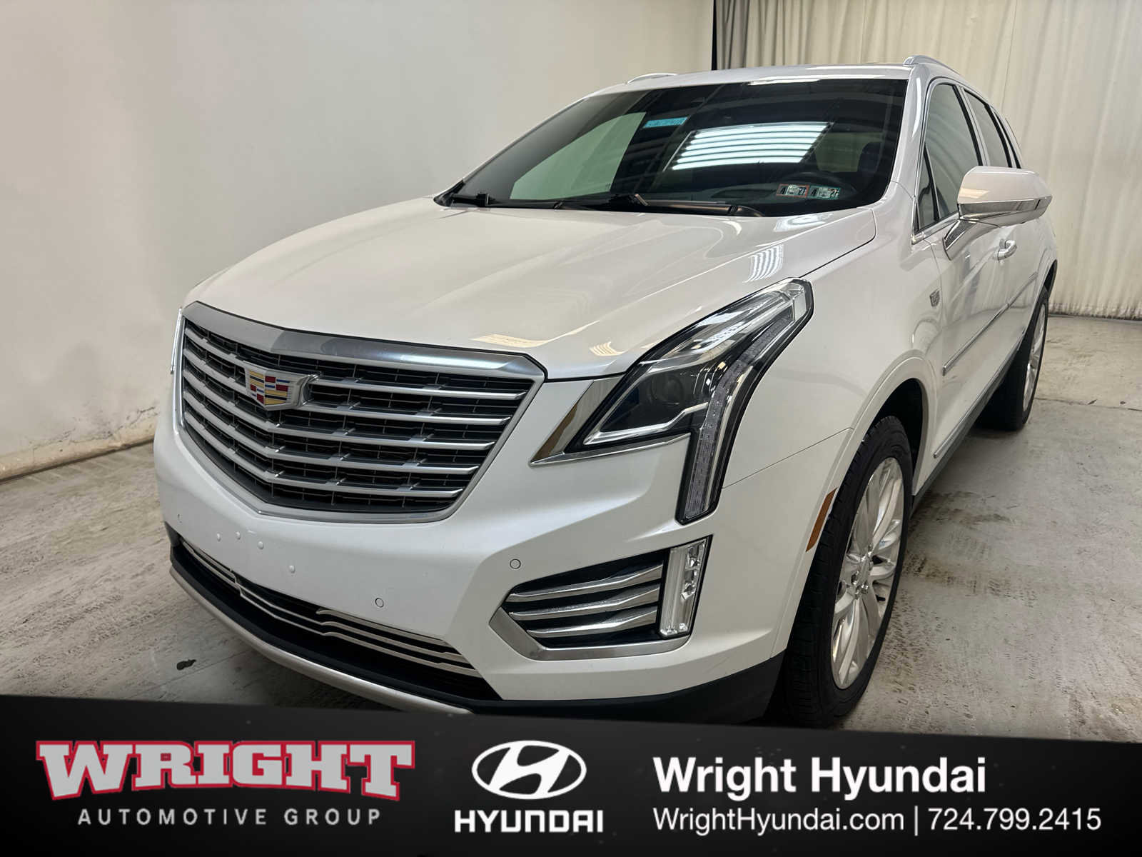 Used 2017 Cadillac XT5 Platinum AWD/4WD image 3