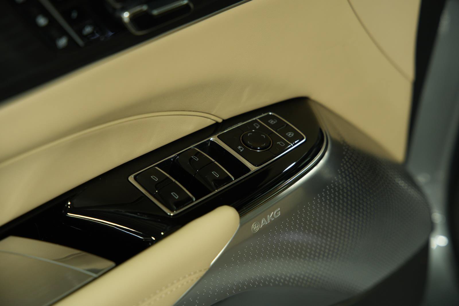Used 2026 Cadillac Lyriq Signature Luxury w/ Nappa Leather Package AWD/4WD image 27