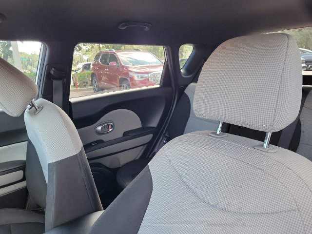 Used 2017 Kia Soul FWD image 20