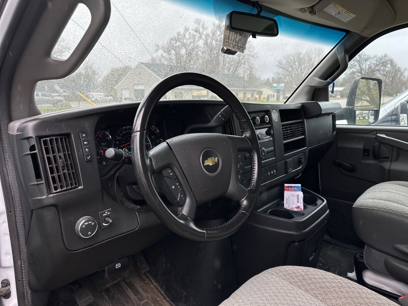 Used 2022 Chevrolet Express 3500 w/ Driver Convenience Package RWD image 11