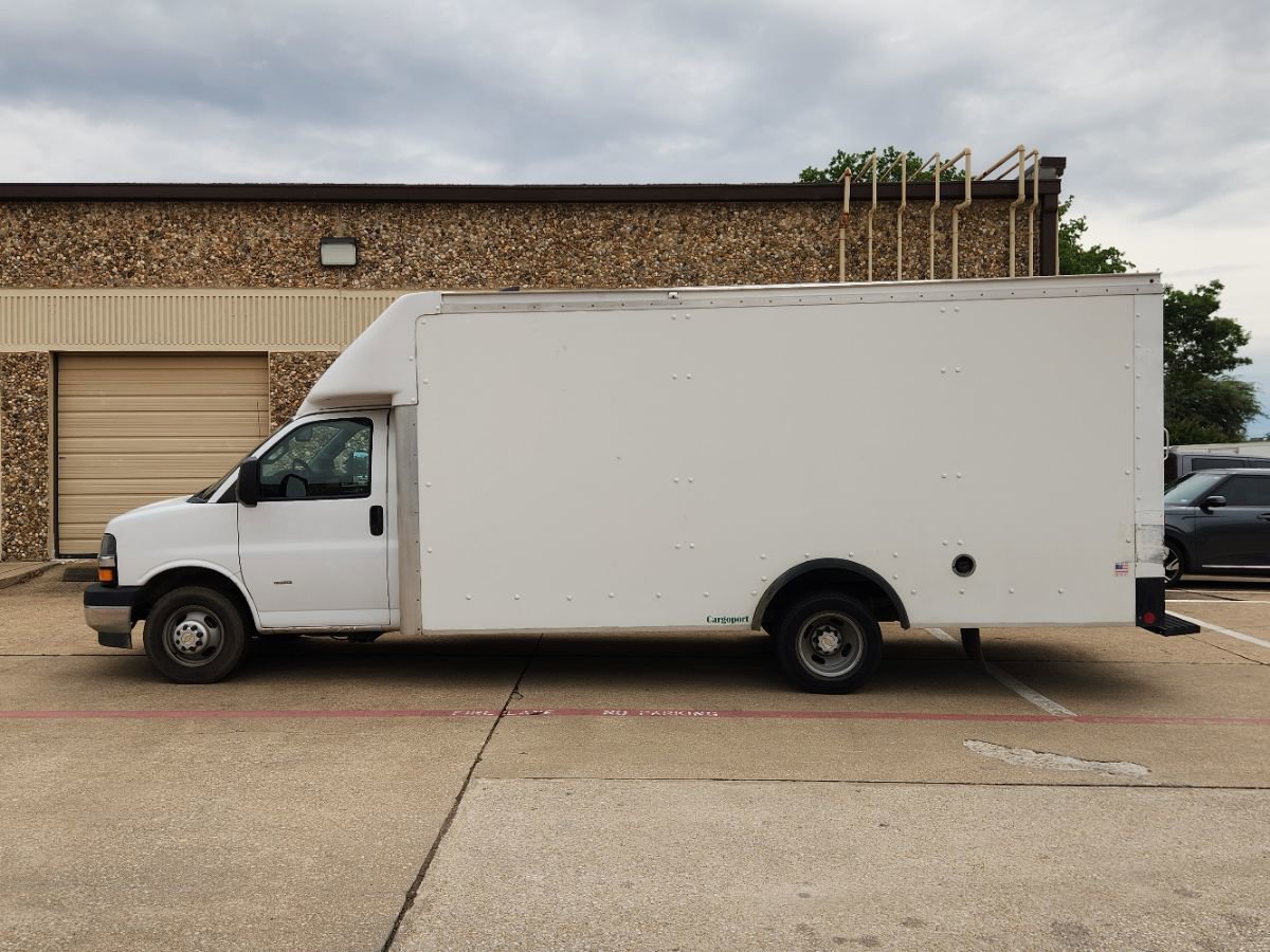 Used 2022 Chevrolet Express 3500 w/ Power Convenience Package RWD image 6