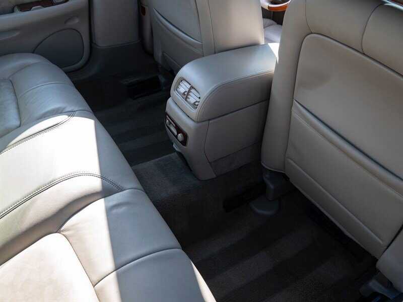 Used 1999 Cadillac Seville SLS w/ Personalization Pkg FWD image 43