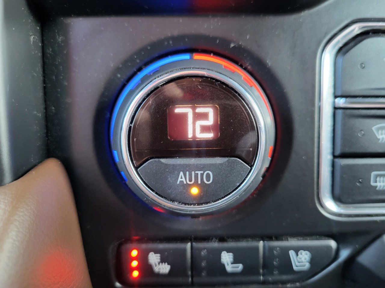 Used 2021 Chevrolet Suburban High Country w/ Premium Package image 18