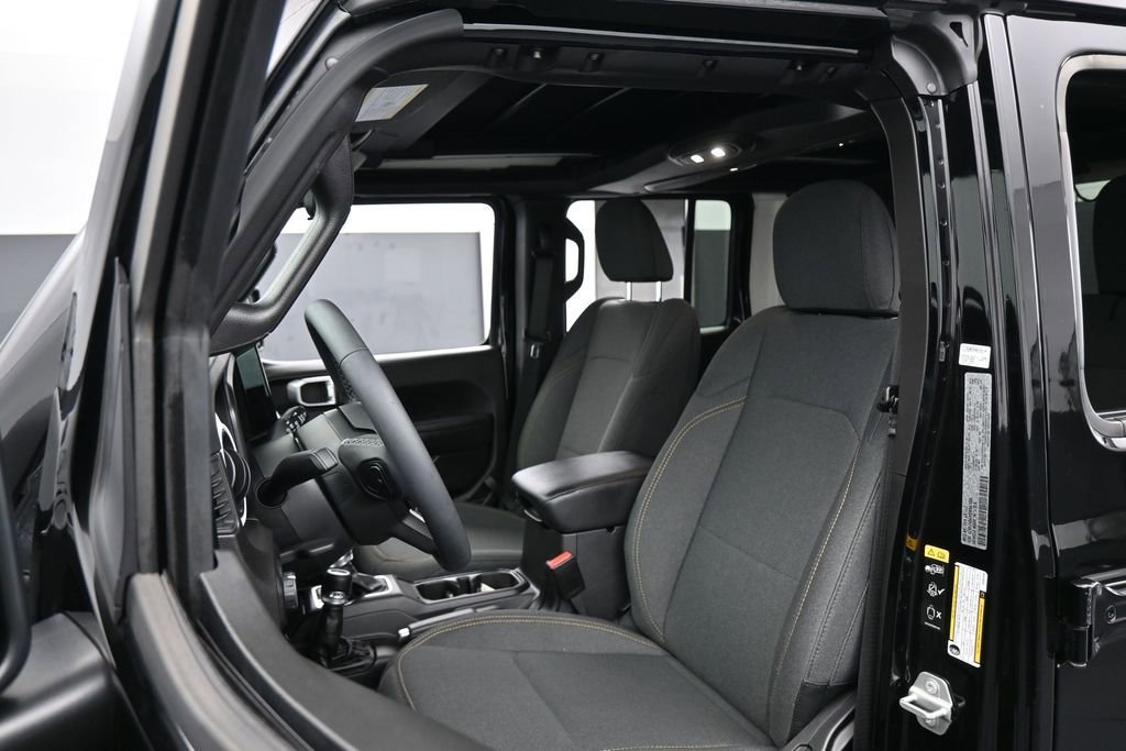 Used 2025 Jeep Wrangler Unlimited Sport AWD/4WD image 10