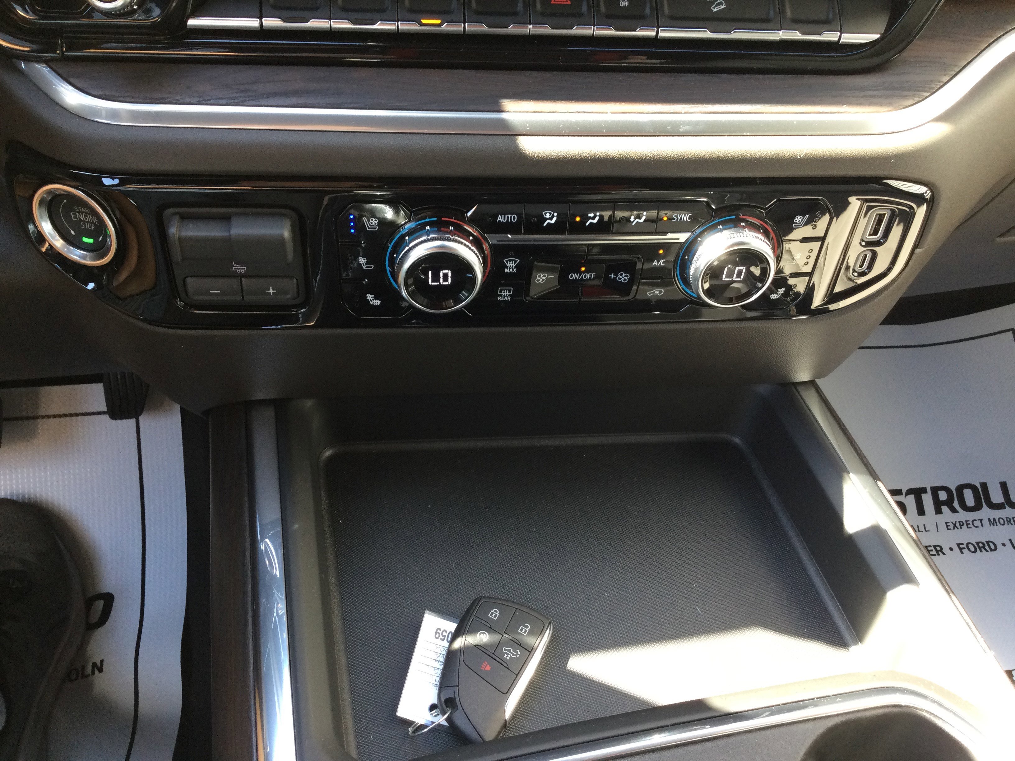 New 2026 GMC Sierra 2500 SLT w/ SLT Premium Package image 13