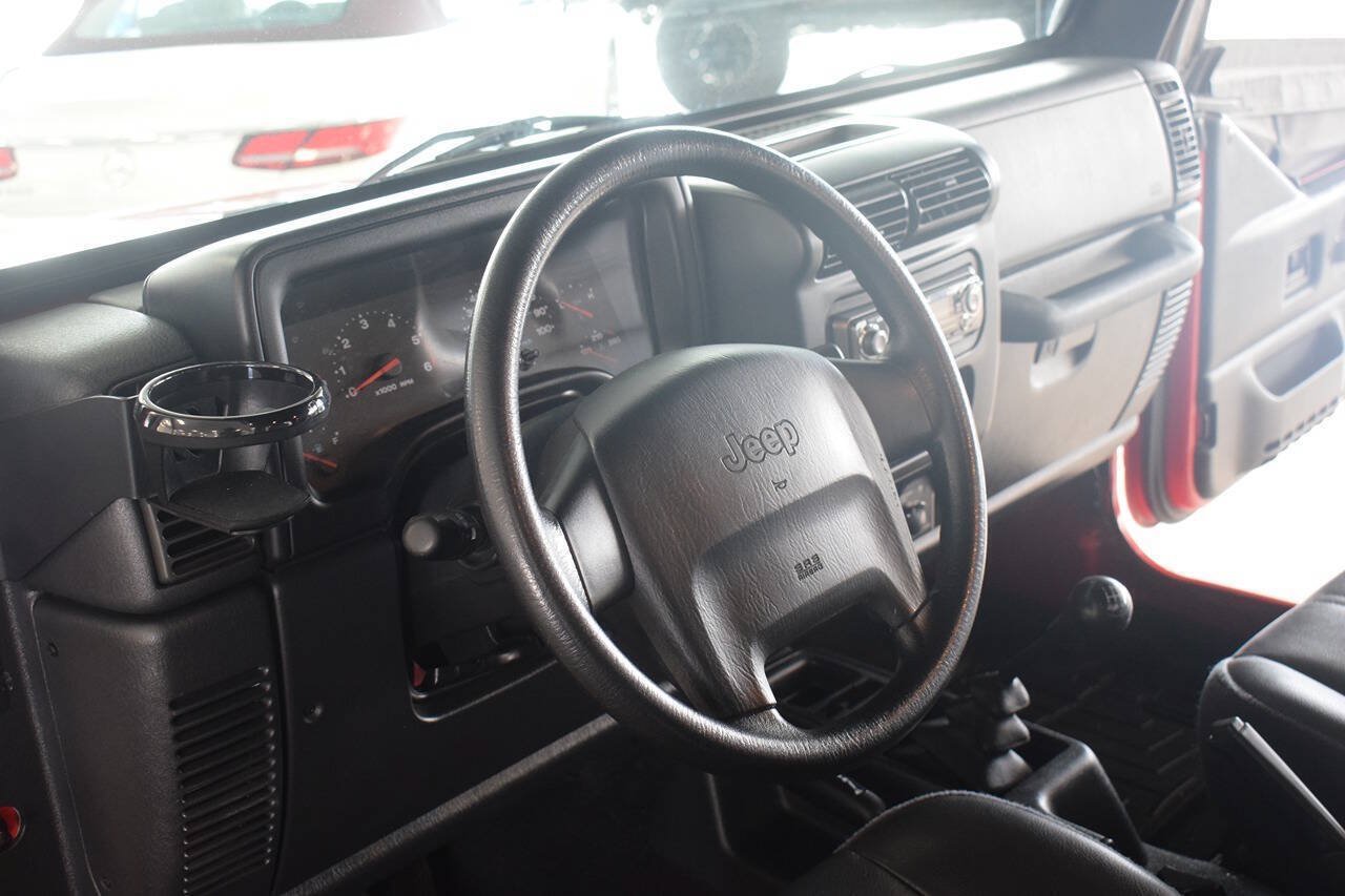 Used 2004 Jeep Wrangler SE AWD/4WD image 23