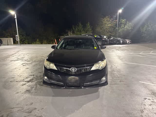 Used 2012 Toyota Camry SE w/ Leather Pkg FWD image 2