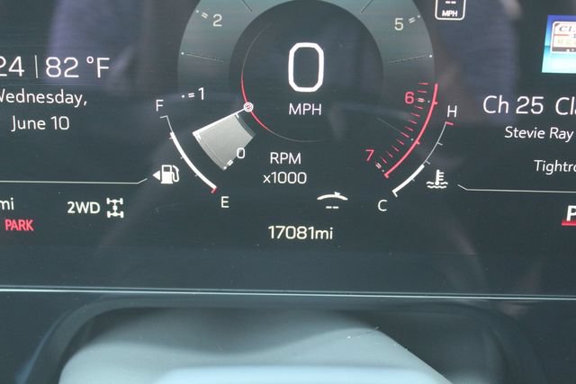 Used 2025 GMC Yukon Denali w/ Denali Reserve Package AWD/4WD image 28