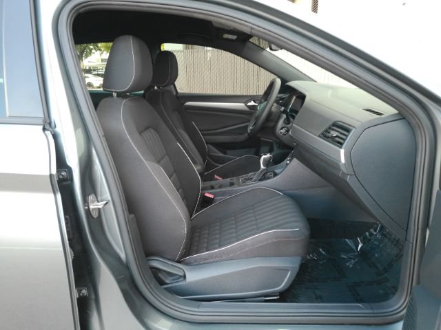 Used 2024 Volkswagen Jetta Sport FWD image 17