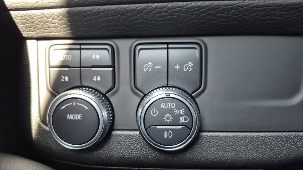 Used 2022 GMC Yukon Denali image 27